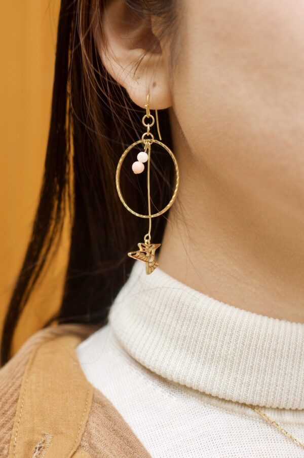 Sound of Heaven  - Hummingbird with  Coral Beads Earrings - 画像 (2)